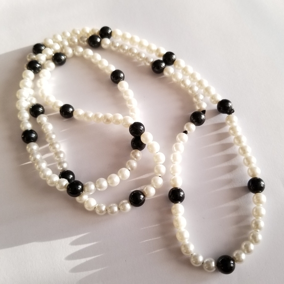 Vintage Jewelry - Vintage necklace black and white faux pearl necklace pearlcore